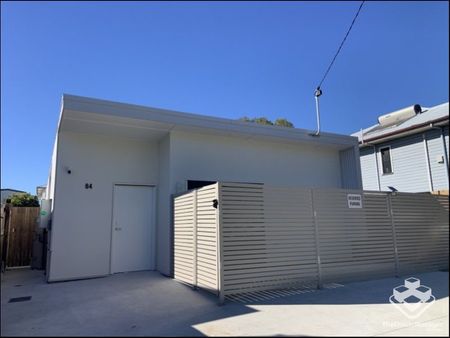 Modern Spacious One Bedroom Unit â Fully Furnished, All Bills Included - Photo 3