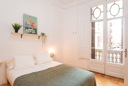 Carrer Gran de Gràcia, Barcelona, Catalonia 08012 - Photo 5