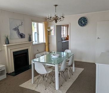 Sun-drenched Home in Eaton Road, Hillsborough. - Photo 4