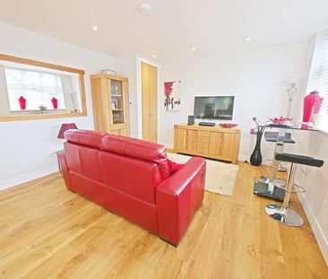 Harefield Road, Uxbridge, UB8 - Photo 5