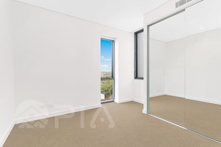 Water View ,ONE BEDROOM plus STUDY Apartment. - Photo 2