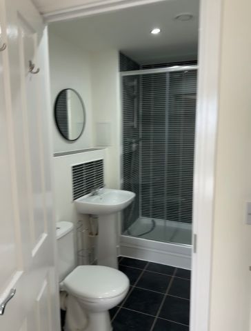 2 Bed Flat, Perth Road, IG2 - Photo 5