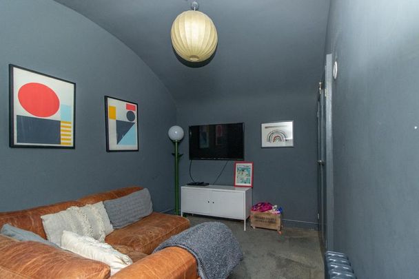 3 bedroom flat to rent - Photo 1