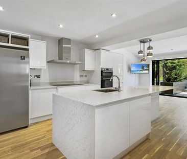 3 bedroom semi-detached house to rent - Photo 6