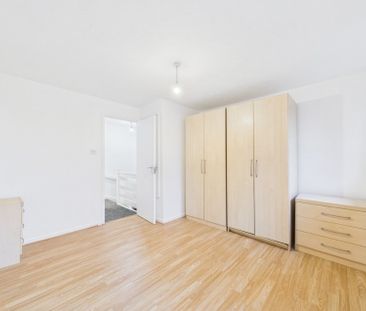 Shellfield Close, Staines-upon-Thames, Surrey,TW19 - Photo 2