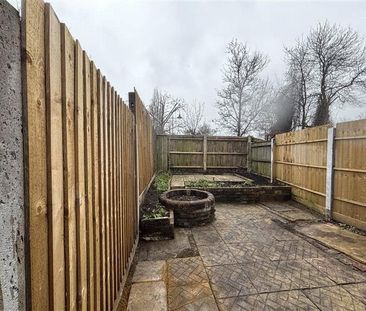 3 bedroom flat to rent - Photo 5