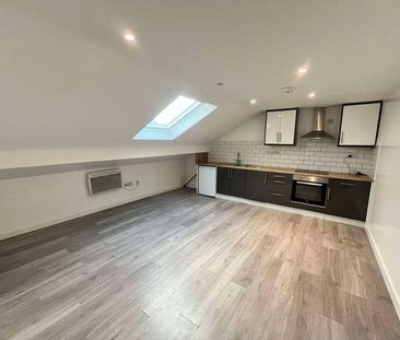 The Court Yard, Thatcham Broadway, RG19 - Photo 2