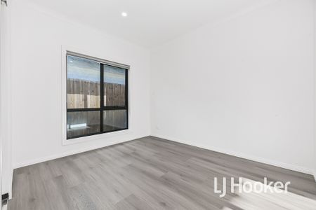 28 Scott Street, Cranbourne VIC - Photo 5
