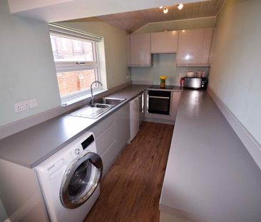 3 bedroom terraced house to rent - Photo 6