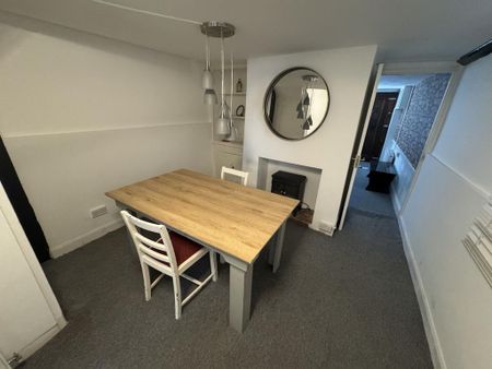 3 bedroom terraced house to rent - Photo 2