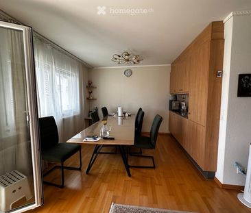Wunderschöne, geräumige und praktische 4.5 Wohnung im 1. OG, an zen... - Foto 3