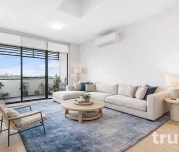 LUXURIOUS EXECUTIVE RESIDENCE WITH SLIGHT WATER VIEWS BOASTING ULTR... - Photo 6