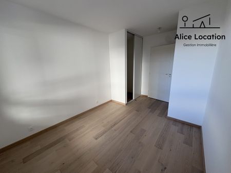 Location Appartement 4 pièces 87m² EVIAN LES BAINS 74500 - Photo 2