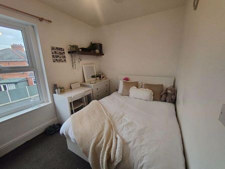 Mixed use to rent - Photo 3