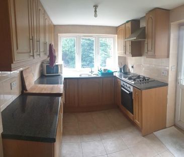 1 bedroom in a house share to rent - Photo 4