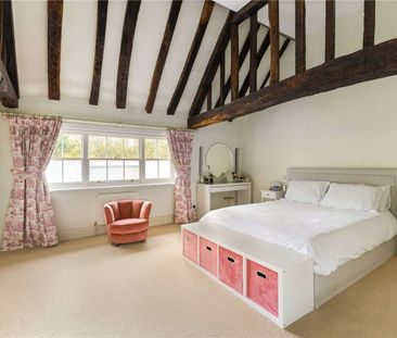 A stunning and rarely available two bedroom, two bathroom cottage i... - Photo 4