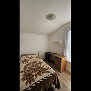 Room in a Shared House, London, E15 - Photo 3