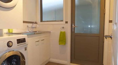 Immaculately Presented - Photo 5