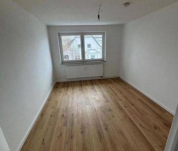 **Gemütlich und frisch RENOVIERT**4-Zimmerwohnung mit Balkon** - Photo 2