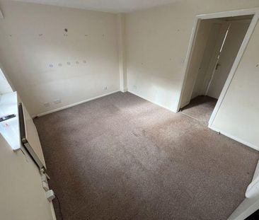 1 bedroom ground floor flat to rent - Photo 5