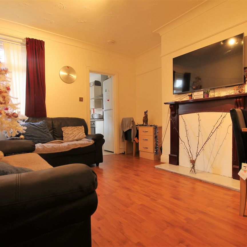 Brandon Grove, Sandyford - Photo 1