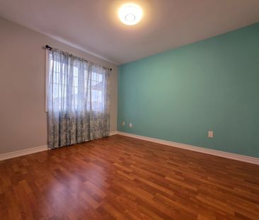 For Lease - 11 Winisk Street, Richmond Hill, Ontario - Photo 2