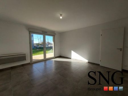 BEAU T2 AVEC TERRASSE ET JARDIN . PARKING DOUBLE - Photo 2