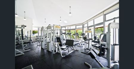 Two bedroom apartment with timber floor - Photo 5