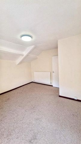3 bedroom flat to rent - Photo 2