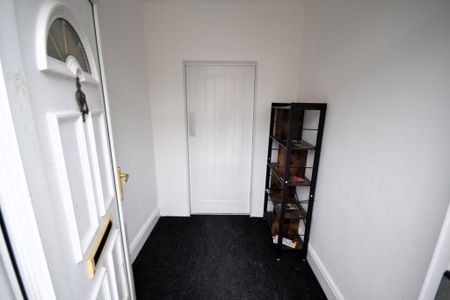 1 bedroom retirement property to rent - Photo 5
