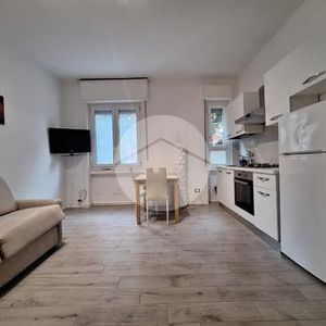 Monolocale in affitto - Photo 2