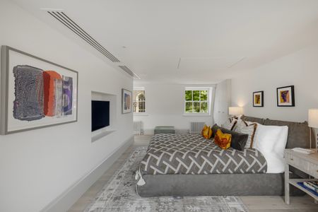 Two-bedroom pied de terre in Knightsbridge - Photo 5