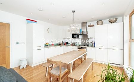 3 Bedroom flat to rent in New Kent Road, Surrey Quays, SE1 - Photo 3