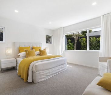 Luxury Living in the Heart of Devonport! - Photo 3