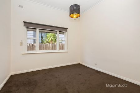 3 BEDROOM DELIGHT! - Photo 4