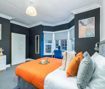 A Great Spot in Hartshill – Modern House Share with Charm & Conveni... - Photo 3