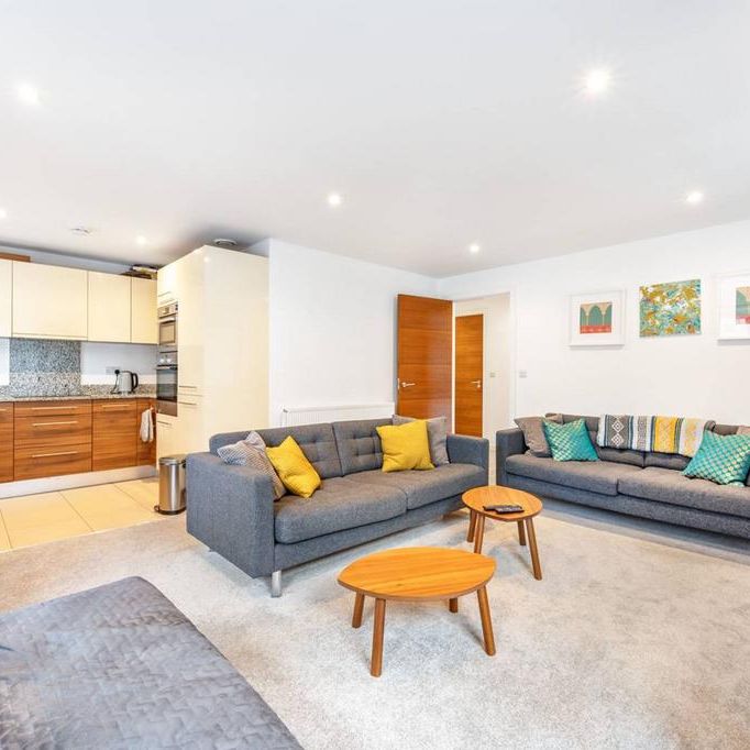 2 bedroom flat to rent - Photo 1