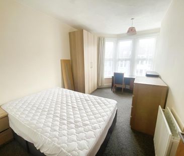 5 bedroom terraced house to rent - Photo 2