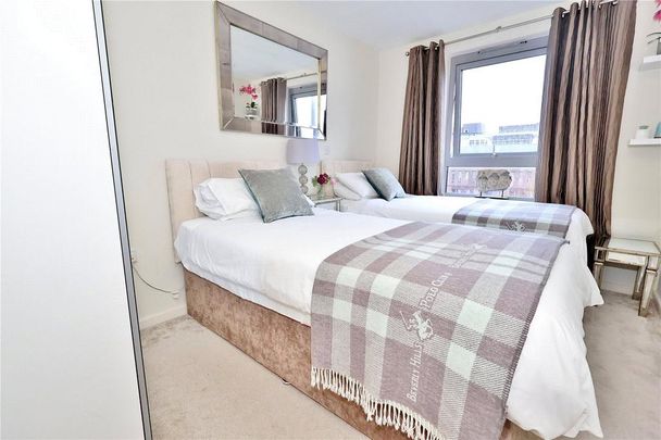 2 bedroom penthouse to rent - Photo 1