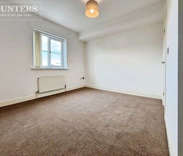 2 bedroom Flat To Let - Photo 2