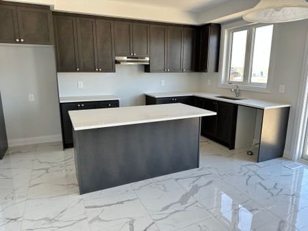 For Lease - 7 O'Neill Street, Kawartha Lakes, Ontario - Photo 3