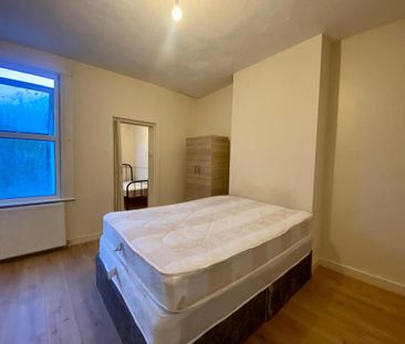 3 bedroom terraced house to rent - Photo 6