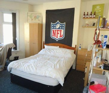 5 bedroom terraced house to rent - Photo 4