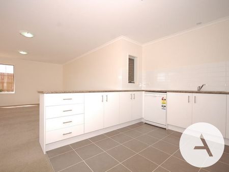 24 Dagmar Berne Street, Macgregor ACT 2615 - House For Rent | Domain - Photo 5