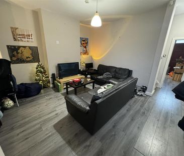 1 bedroom in a house share to rent - Photo 6