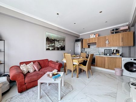 Appartement te huur in Ixelles - Photo 2