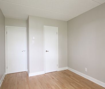 St. Lambert - Photo 3