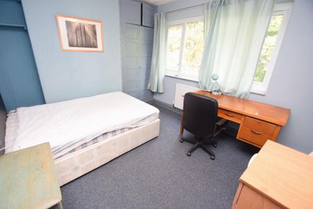 3 bedroom apartment to rent - Photo 3