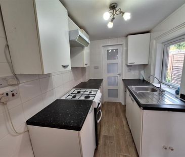 Dogsthorpe Road, Central, Peterborough - Photo 2