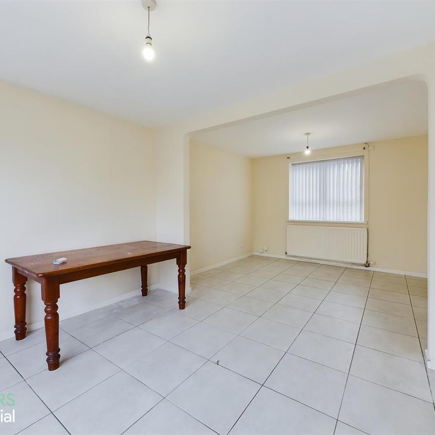 939 Upper Newtownards Road, - Photo 1